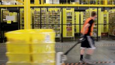 Amazon тества носимо устройство, известяващо за спазване на социалната дистанция