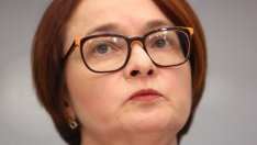 Bloomberg: Елвира Набиулина също е поискала да подаде оставка заради Украйна