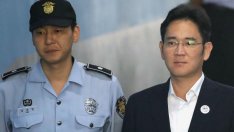 Лидерът на Samsung получи петгодишна ефективна присъда*