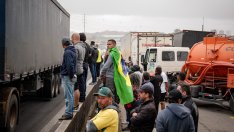 Протестите в Бразилия възпрепятстват доставките на храни, гориво и торове
