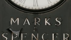 Силното търсене на дамски дрехи разшири приходите на Marks & Spencer 