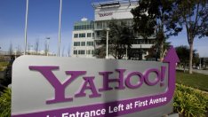 AOL агитира инвеститорите за влизане в Yahoo