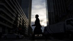 Безработицата в ЕС и еврозоната е продължила да намалява през февруари