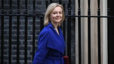 Великобритания санкционира руски медии заради обстрела на Мариупол