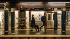 Продължаващите молби за помощи при безработица в САЩ сигнализират смекчаване на пазара на труда