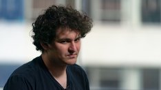 Основателят на FTX Сам Банкман-Фрийд се извини