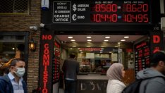 Турската лира поскъпна след решението на централната банка да запази лихвите