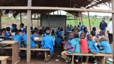 Пандемията причинява и образователна криза