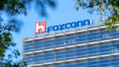 Foxconn плаща до 1400 долара на човек за потушаване на работническите вълнения в Китай