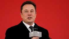 Мъск пое контрола над набирането на служители в Tesla