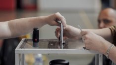 Франция се насочва към втори тур на изборите за парламент