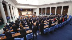 Народното събрание не успя да си избере председател от първия опит в два тура
