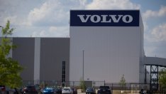 И Volvo спира производството в Европа и САЩ