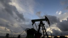 Петролът отчете слаба седмица, като поевтиня с над 4 на сто