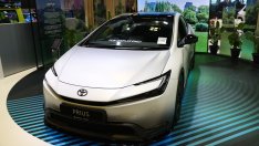 Toyota засенчва конкуренцията заради пренасочването на потребителите към хибриди