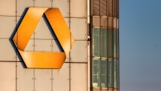 Commerzbank планира програма за обратно изкупуване за 540 млн. евро