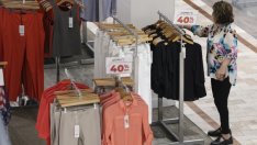 Доверието на потребителите в САЩ спада до 9-месечно дъно през ноември