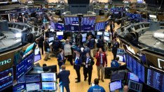 Коментарите на Пауъл потопиха индексите на Wall Street