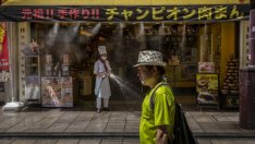 Отказът на потребителите да спазват COVID препоръките спасява Япония от рецесия