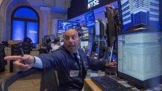 Карол: Рецесия в средносрочен план е по-вероятна от продължаващ възход