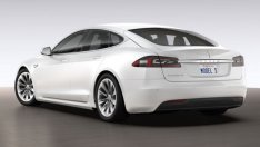 Tesla пусна по-достъпен Model S