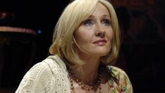 Продават на търг стол на авторката на "Хари Потър" Джоан Роулинг