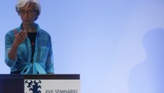 Лагард: Рисковете пред глобалното възстановяване растат