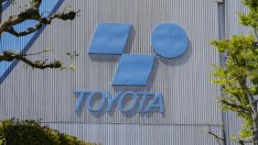 Toyota Industries е готова да приеме предложението за изкупуване на Акио Тойода