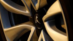 Tesla съкращава 9% от служителите си