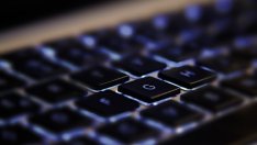 Twitter, Facebook и Google ще премахват речта на омразата в 24-часов срок