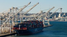 Американският финансов министър: Митата за Китай са неустойчиви