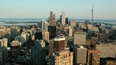 Експерти очакват и Канада да охлади прегрелия си пазар на имоти