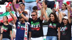 Опасният протест на феновете на Иран