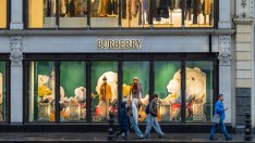 Burberry надмина очакванията за тримесечието благодарение на младите купувачи в Китай
