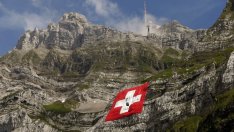 Икономиката на Швейцария се връща към растежа през четвъртото тримесечие