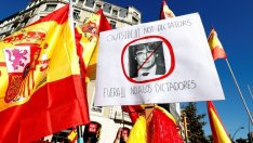 Хиляди демонстрират в Барселона с искане за единство на Испания