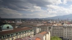 WSJ: Перфектна буря от недоверие и фалшиви новини бави ваксинациите в България