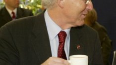 Фондацията на Алфред Нобел ще търси доходност чрез хедж фондове