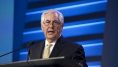 Рекс Тилърсън засега не се отказва от санкциите срещу Русия