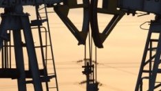 Цените на петрола са близо до 18-годишно дъно*