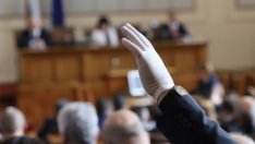 На първо четене: Парламентът прие новия Закон за извънредното положение