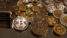 Манията по биткойна може да детронира световната хегемония на долара