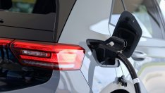 Световните продажби на електромобили нарастват до рекордни обеми през ноември