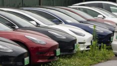 Tesla е изнесла едва 60 коли от Китай през март заради силното местно търсене