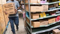 Растежът в сектора на услугите в САЩ почти е спрял през март