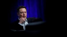 Мъск планира да купи още акции от Tesla за 20 млн. долара