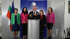 МОН планира промени във външното оценяване и входни нива за деветокласниците