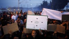 ЕНП предлага създаването на центрове извън ЕС за справяне с бежанската криза