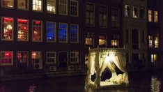 Амстердам започва трансформация на квартала на Червените фенери