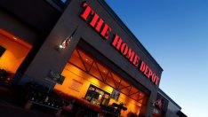 Home Depot отчете по-високи от очакванията продажби и печалба